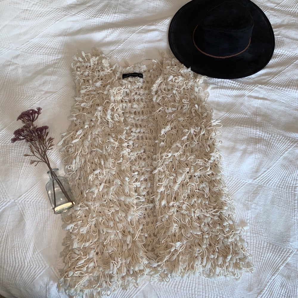 Zara vest natural color, size Medium